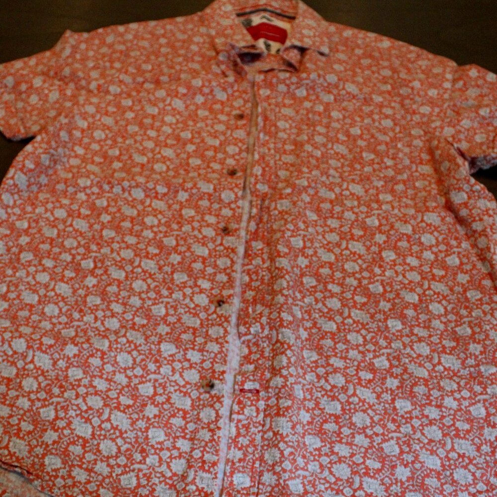 Bruno floral short-sleeve button down shirt. Men's small